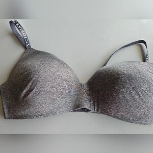 Victoria's Secret Gray Molded T-Shirt Bra